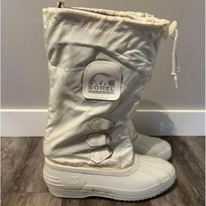 Sorel womens white pull on insulated waterproof boots - size 8